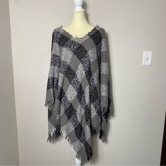 Arianna By Howards Black & Gray Checkered Poncho Women's One Size - Picture 6 of 12